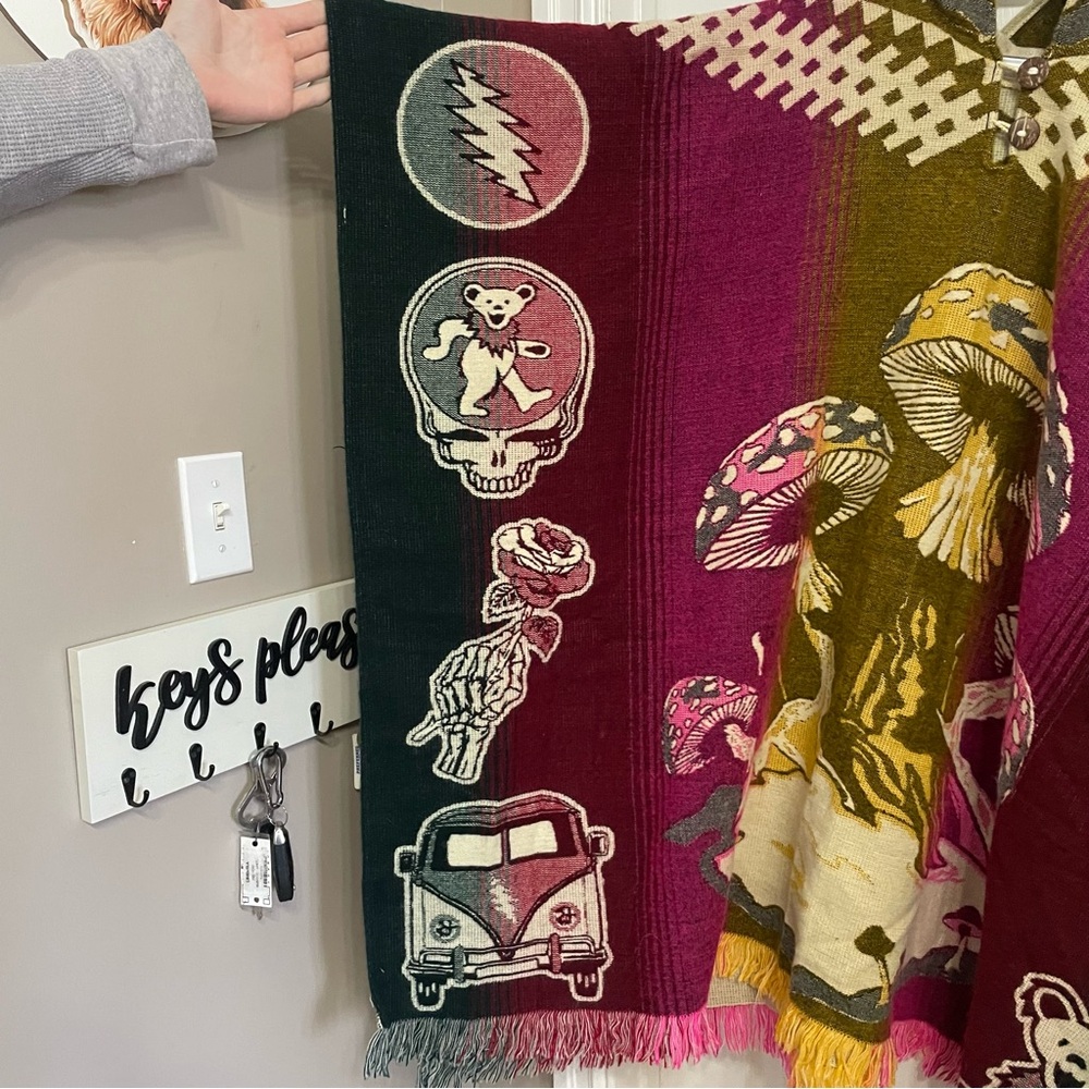 Grateful Dead Icon Patterned Multicolor Poncho Wo… - image 3